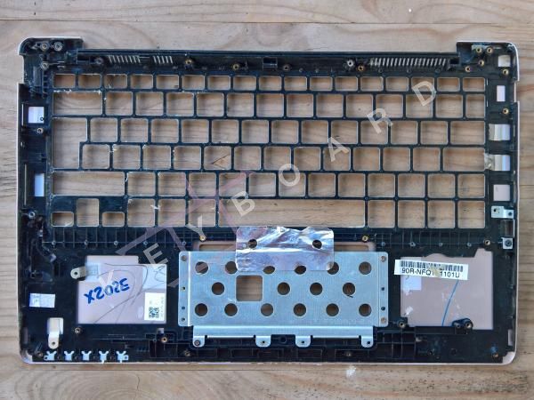 Верхня частина Asus X202E
